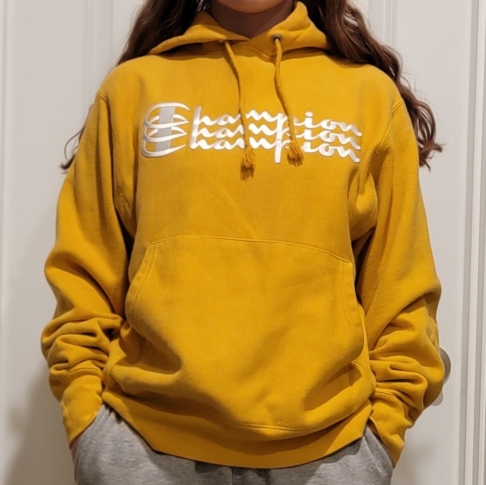 https://gem.app/product/champion-yellow-champion-hoodie